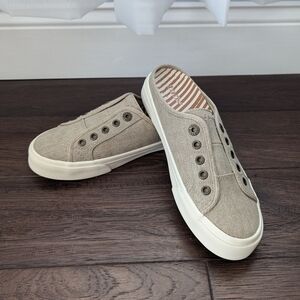 Women's Taos EZ-Sole Canvas Sneaker / Slides, New